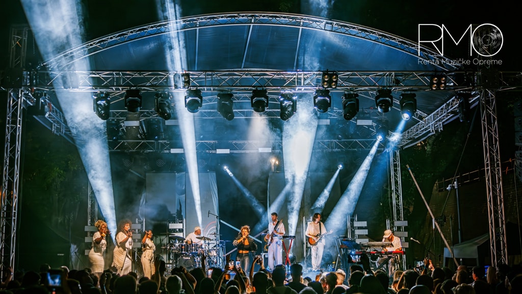 Organizatori festivala biraju opremu BitefArtCafe-a