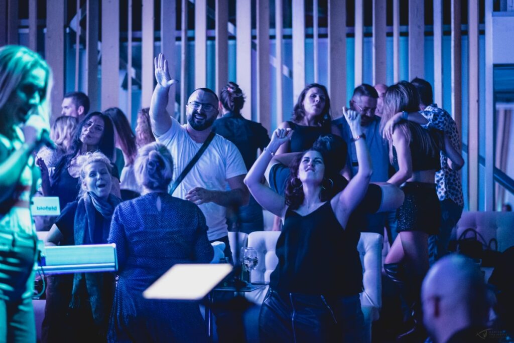 Ovde se ne izlazi - ovde se nastavlja dan - BitefArtCafe